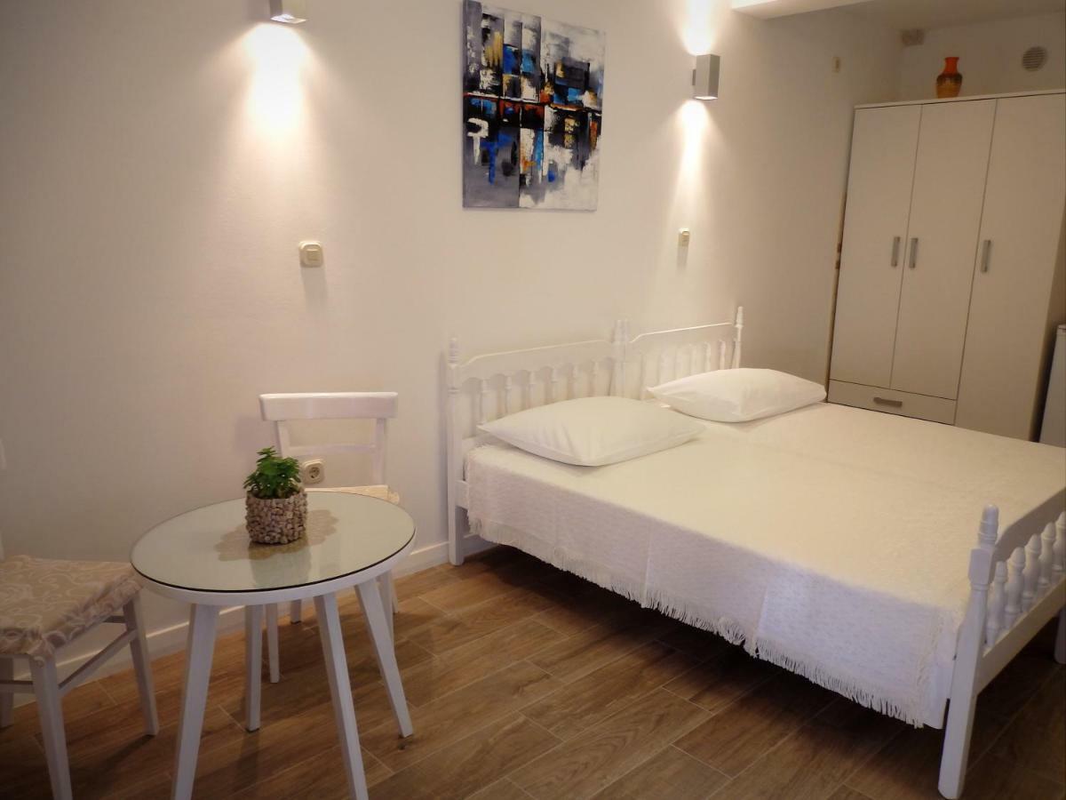 Guesthouse Torga Vis Island Buitenkant foto